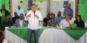 Radhamés Jiménez califica al gobierno de “insensible”, por dar la espalda a la juventud, y sumergir al país en el abandono total