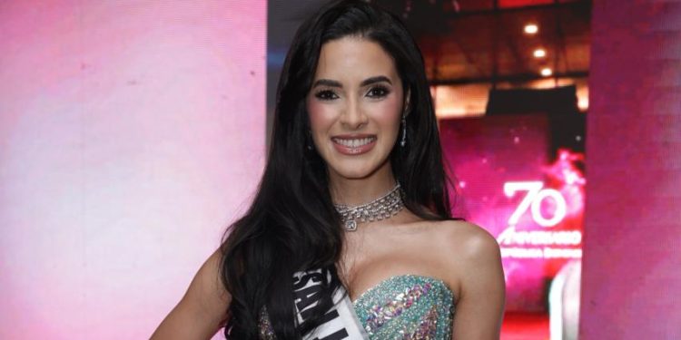 Alana Chalas celebra un encuentro Tropical Glam para compartir su propósito por la corona del Miss RD Universo 2026
