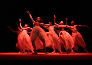 “Carmesí” da inicio a una esplendorosa Temporada de Danza Contemporánea de Bellas Artes