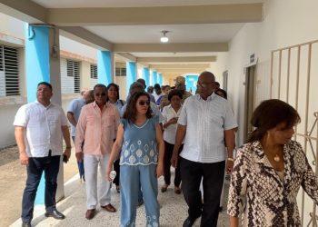 Rector Editrudis Beltrán recibe edificio del antiguo Hospital Ramón Matías Mella para instalar subcentro de la UASD en Dajabón