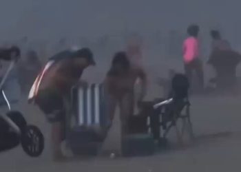 Tormenta de arena provoca pánico en la playa de Coney Island, Nueva York