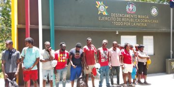 Ejército localiza grupo de 25 haitianos indocumentados durante operativos en Montecristi y Santiago Rodríguez