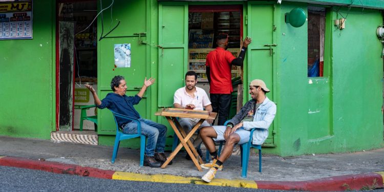Otro Teatro pondrá en escena "Solos", la conversación pendiente sobre la salud mental masculina