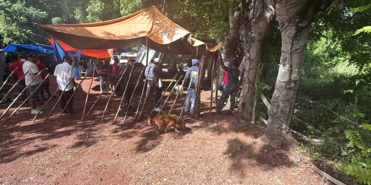 Impiden acceso a propietarios de terrenos donde se proyecta construir planta recicladora en Los Aguacates, La Cuaba