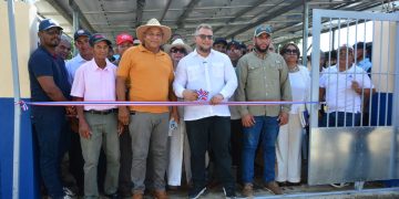 FEDA entrega sistema de energía solar a Ganaderos de Montecristi