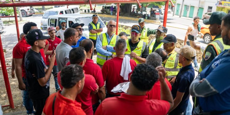 INTRANT interviene 17 rutas en Santiago por aumentos no autorizados en precio del pasaje y fiscaliza 85 vehículos irregulares