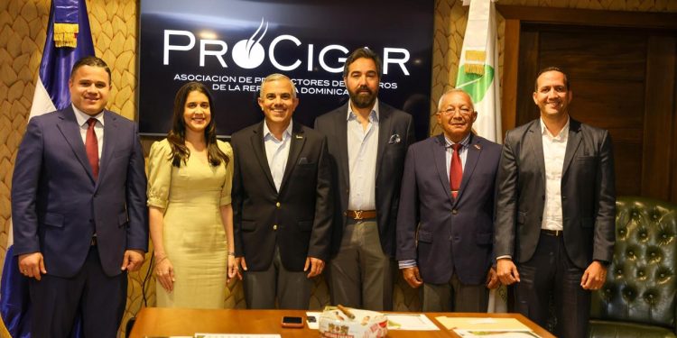 Crean consejo regulador para defender, fomentar y controlar calidad de cigarros dominicanos