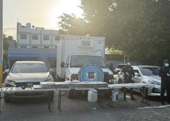 DINTEL ocupa 155 paquetes de presunta cocaína en allanamiento en Arroyo Hondo