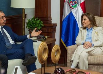 Asjana agradece a Carolina su apoyo para su victoria en la UASD
