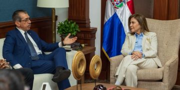 Asjana agradece a Carolina su apoyo para su victoria en la UASD