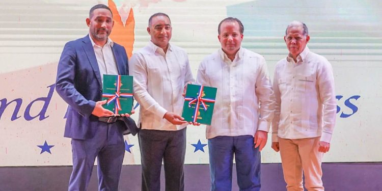 Ramón Ramírez "Manolito" presenta avances del Plan de Ordenamiento Territorial de Verón-Punta Cana con miras al 2035