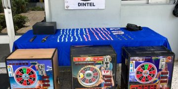 Policía apresa a varios hombres y ocupa drogas, armas y máquinas tragamonedas en operativos realizados en Valverde, SDE y La Vega