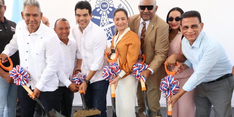 Wellington Arnaud da primer palazo para la construcción del acueducto Damajagua-Maizal, provincia Valverde