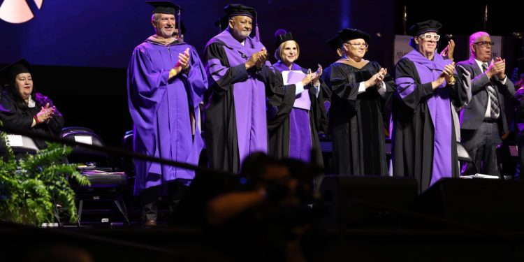 Atlantic University confirió a Roberto Fulcar el Doctorado Honoris Causa en Innovación por su liderazgo, visión y aportes transformadores a la educación y al desarrollo sostenible