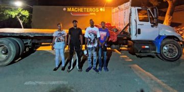 Ejército detiene a camionero que ocultaba haitianos indocumentados en Valverde