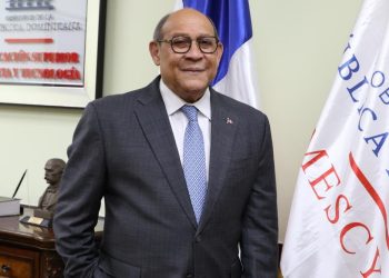 MESCyT reorganiza programa de becas de la UASD tras detectar incumplimientos en expedientes