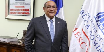 MESCyT reorganiza programa de becas de la UASD tras detectar incumplimientos en expedientes