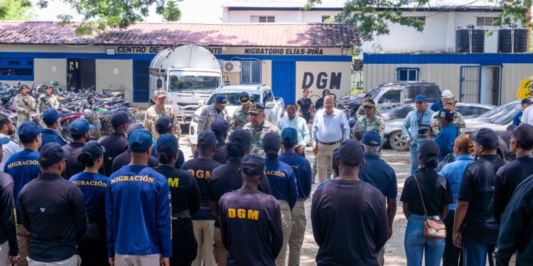 Lee Ballester supervisa controles migratorios en Dajabón y Elías Piña