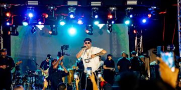 ¡Éxito multitudinario! “Reconocidos en tu Barrio” conquistó Invivienda con espectáculo de “Shadow Blow: Capítulos” y las máximas estrellas del dembow