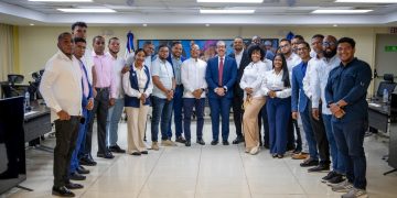Rector Jorge Asjana David recibe a la FED y reafirma compromiso con el bienestar estudiantil
