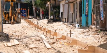 MIVHED avanza en transformación de Los Praditos: inician trabajos de subbase, alcantarillado y terracería para aceras y parques