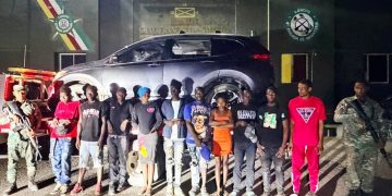 Ejército detiene a 10 haitianos indocumentados tras persecución de vehículo en Dajabón