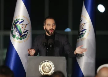 Nayib Bukele defiende la reelección indefinida en El Salvador