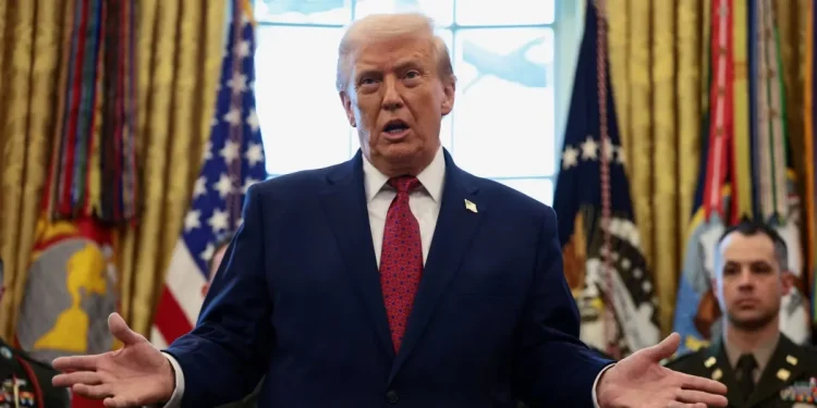 Trump asegura que Estados Unidos atacará "muy pronto" a un búnker nuclear iraní