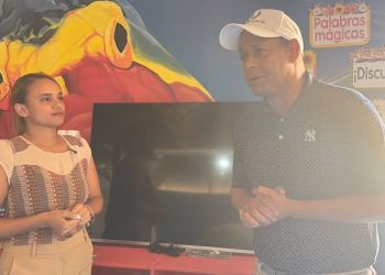 Fundación Rincón fortalece la educación inclusiva con la entrega de un televisor de 65 pulgadas al Aula de Apoyo del Centro Educativo Ondina Graciano