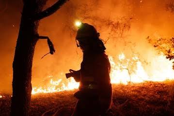 Tres países europeo envían auxilio para combatir los incendios en España