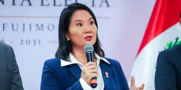 Keiko Fujimori recibe credenciales como presidenta electa de Perú