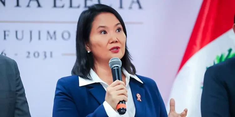 Keiko Fujimori recibe credenciales como presidenta electa de Perú