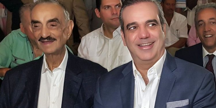 Abinader recuerda a su progenitor y felicita a los padres dominicanos
