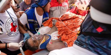 Rescataron con vida a Hernán Gil, a 8 días de haber quedado atrapado bajo los escombros tras los terremotos en Venezuela: “Es verdaderamente un milagro”