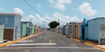 Alcaldía del Distrito Nacional reacondiciona cementerios por el Día de los Padres