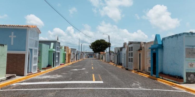 Alcaldía del Distrito Nacional reacondiciona cementerios por el Día de los Padres
