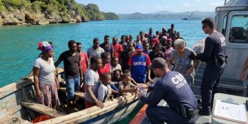Entre 37 migrantes ilegales detienen a dominicanos en operativos en Puerto Rico