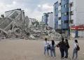 Suman más de 300 muertos en Colombia tras potente terremoto