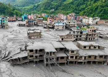 Las autoridades de Nepal elevan a 289 los muertos por la riada masiva