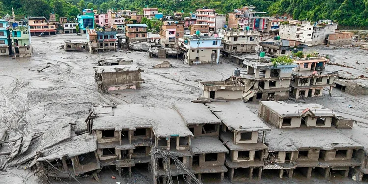 Las autoridades de Nepal elevan a 289 los muertos por la riada masiva