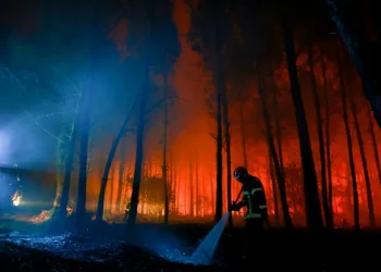Decenas de heridos y miles de evacuados en Europa a causa de los incendios
