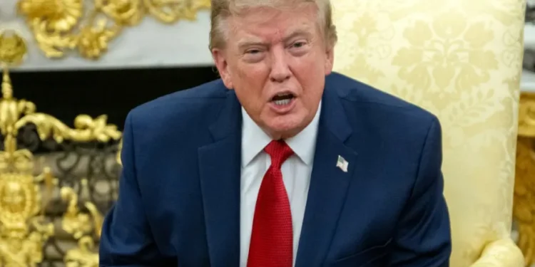 Trump anuncia una «guerra económica» contra Irán, que la tacha de «política fracasada»