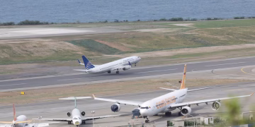 Principal aeropuerto de Venezuela realiza simulacro para reapertura tras sismos