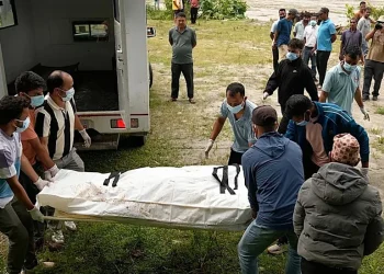Nepal supera los 900 muertos y 4.247 los desaparecidos por violenta riada