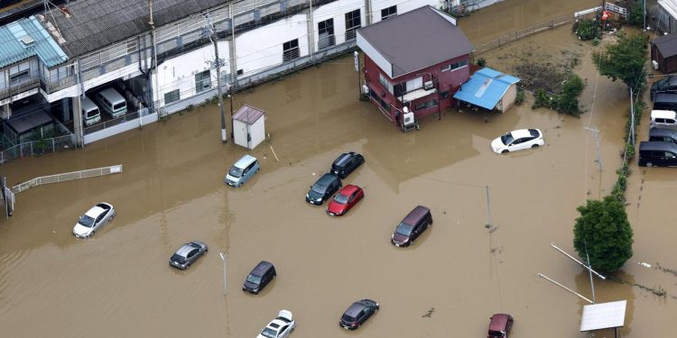 Aumentan a ocho los muertos tras lluvias en Japón con alerta por nuevas precipitaciones