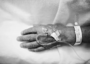 Francia promulga la ley que legaliza la eutanasia y el suicidio asistido