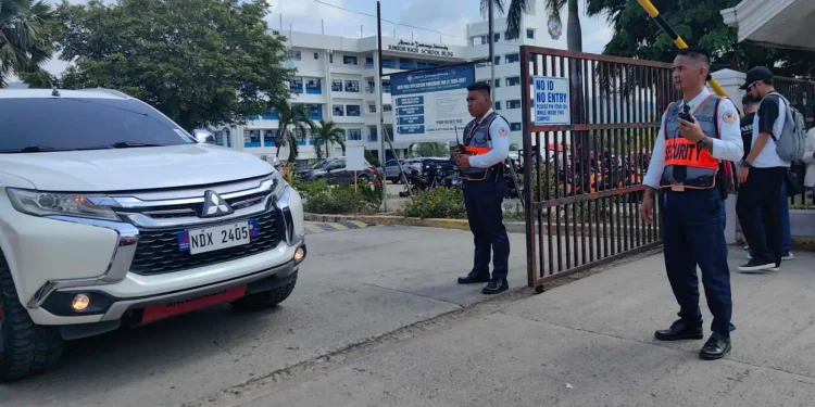 Adolescente mata a estudiante y hiere a otros en colegio mientras transmitía en vivo en Filipinas