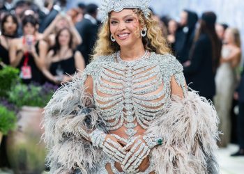 Beyoncé dona un millón de dólares a los afectados por terremoto en Colombia