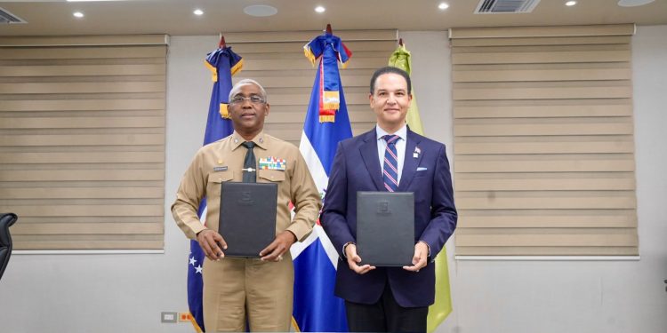 ETED y la Armada de República Dominicana articulan esfuerzos para el resguardo del Sistema de Transmisión Eléctrica Nacional y fortalecimiento de capacidades