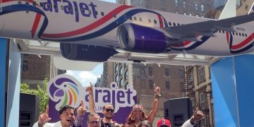 Arajet supera los 100 mil pasajeros entre New York y RD en 2026 y lo celebra junto a la diáspora en la parada Dominicana en Manhattan